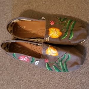 Toms shoes